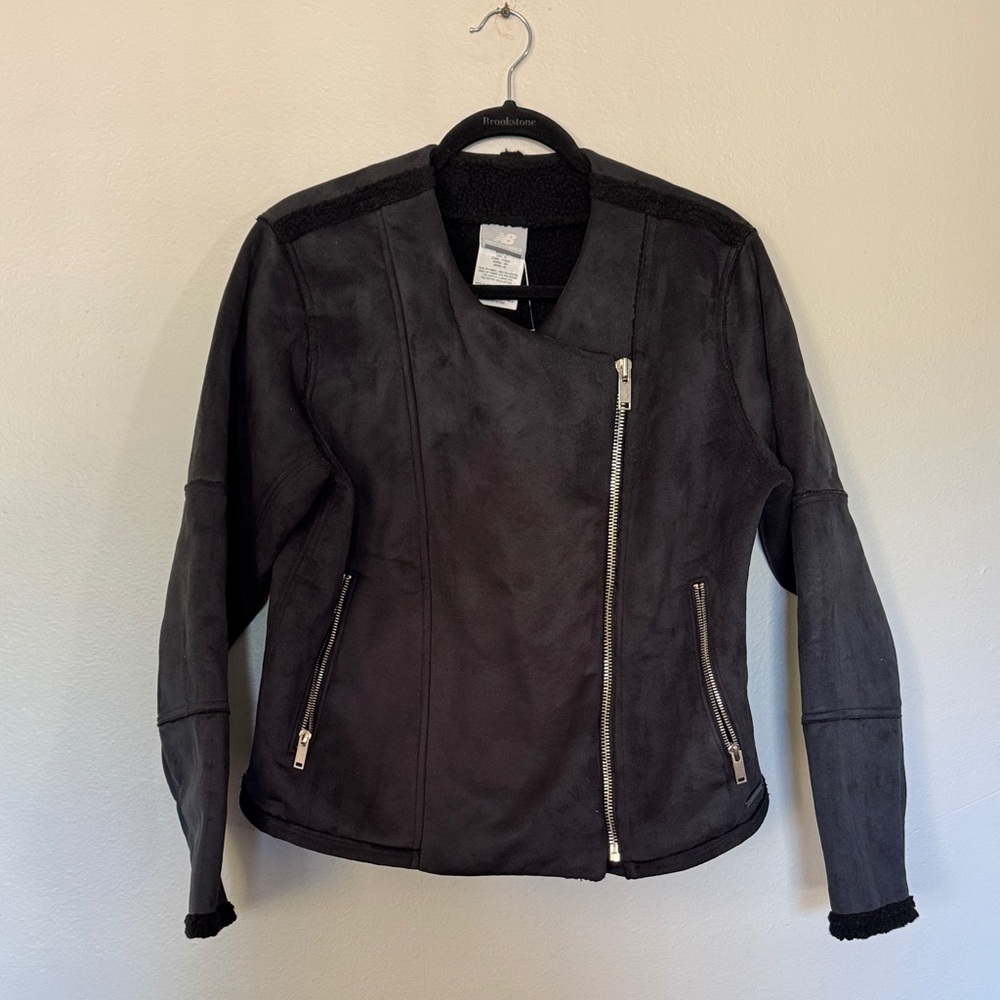 NWT New Balance Women's Black Asymmetrical Jacket